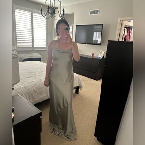 Show Me Your Mumu Tuscany Maxi Slip Dress ~ Moss Green Luxe Satin size
XS